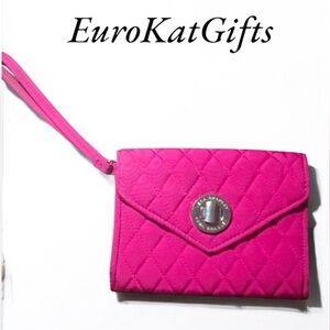 Vera Bradley Wristlet Pink Fuchsia Quilted Pre loved like new Excellent Cond.
